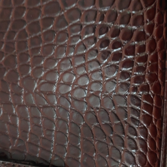 Cutest Baguette ! Bisou Bisou Dark Brown Croc🐊 - Picture 2 of 10